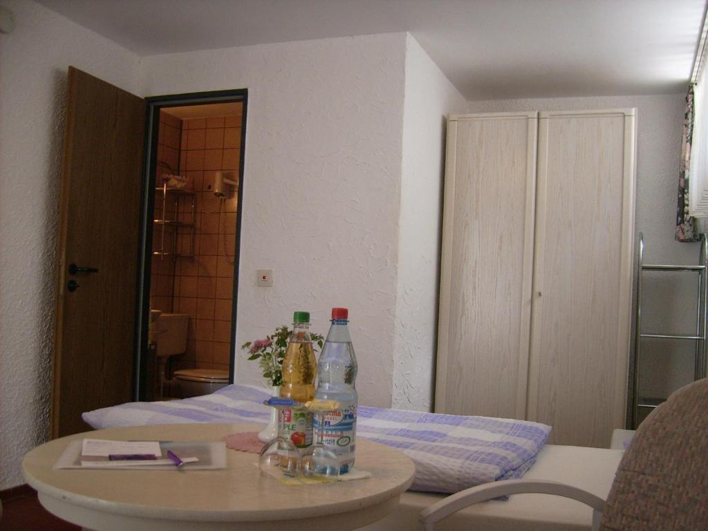 Gaestehaus Hochrhoenblick Schönau an der Brend Habitación foto
