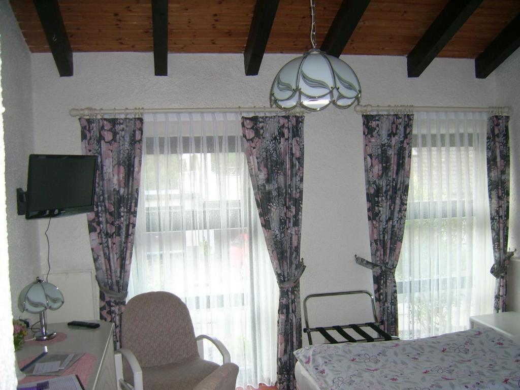Gaestehaus Hochrhoenblick Schönau an der Brend Habitación foto