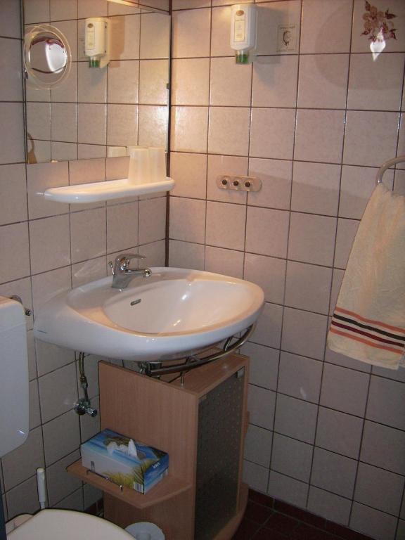 Gaestehaus Hochrhoenblick Schönau an der Brend Habitación foto